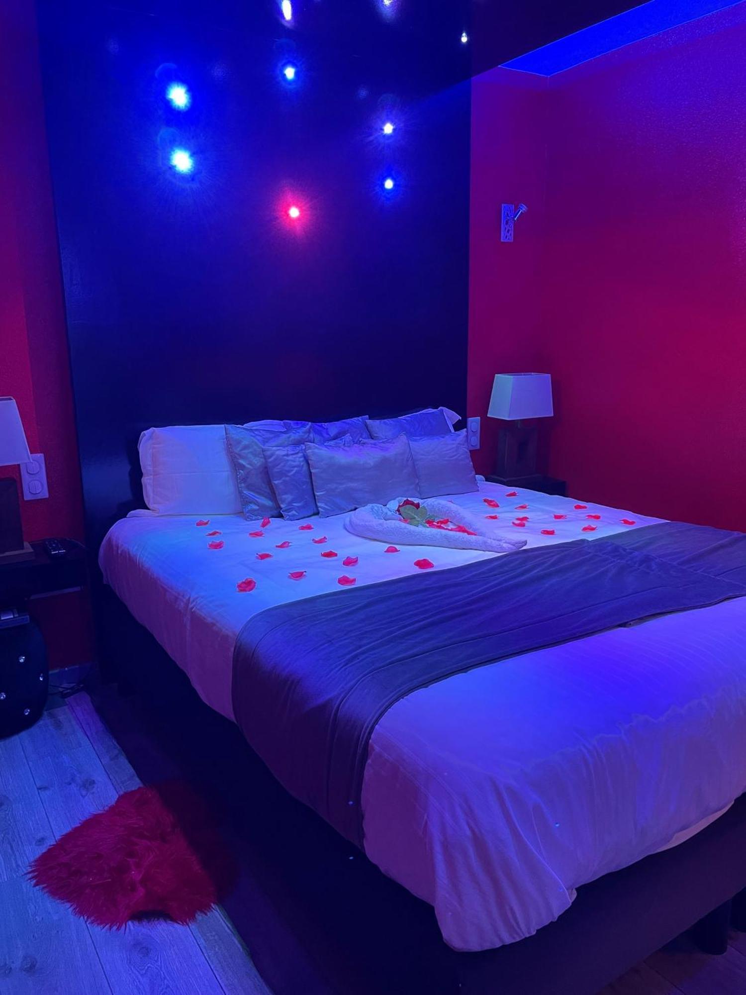 Logis Hotel Centrotel Et Spa Bulles D'Allier มองต์มาเราท์ ภายนอก รูปภาพ