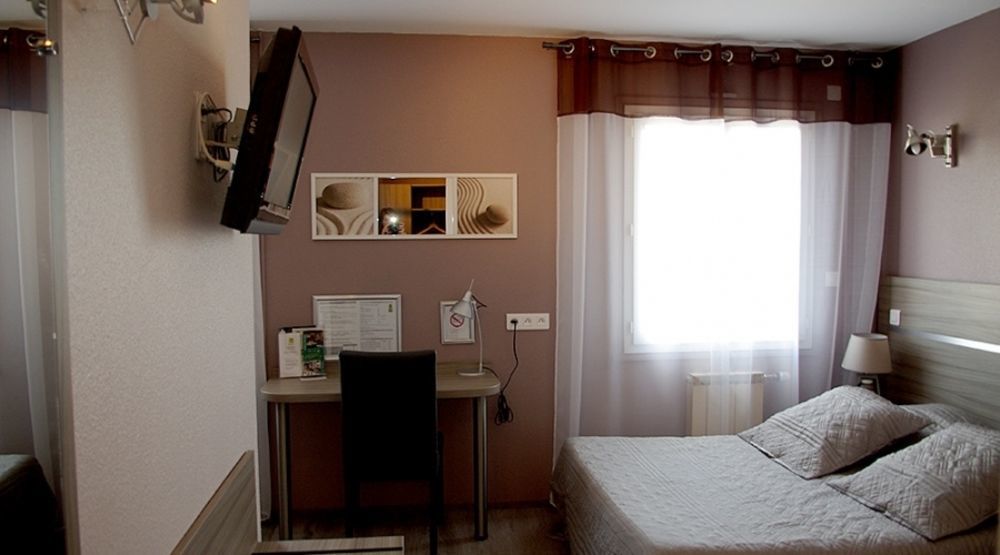 Logis Hotel Centrotel Et Spa Bulles D'Allier มองต์มาเราท์ ภายนอก รูปภาพ