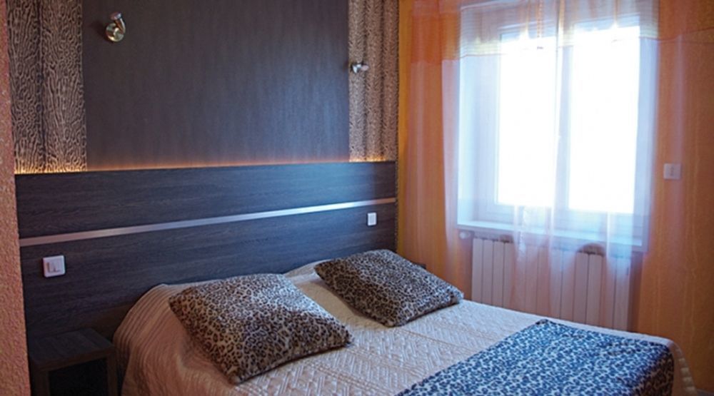Logis Hotel Centrotel Et Spa Bulles D'Allier มองต์มาเราท์ ภายนอก รูปภาพ