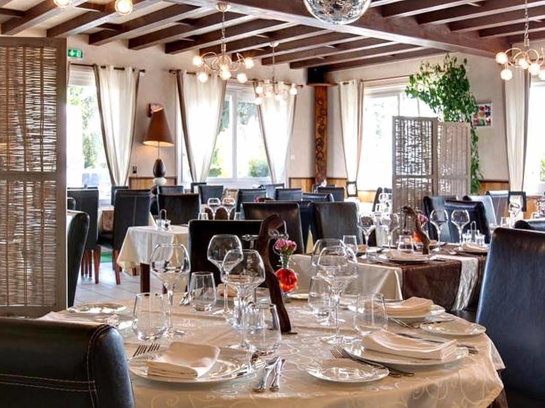 Logis Hotel Centrotel Et Spa Bulles D'Allier มองต์มาเราท์ ภายนอก รูปภาพ